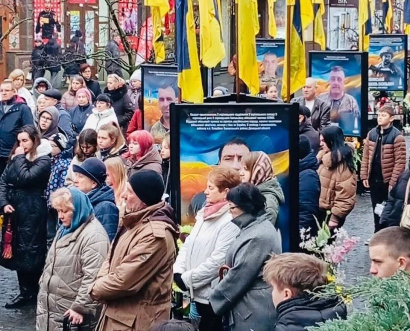 Мешканці Донеччини долучилися до Національного дня молитви: вшанували пам'ять загиблих у війні