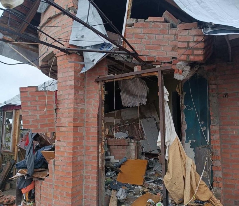 Будинок, зруйнований після ворожого обстрілу