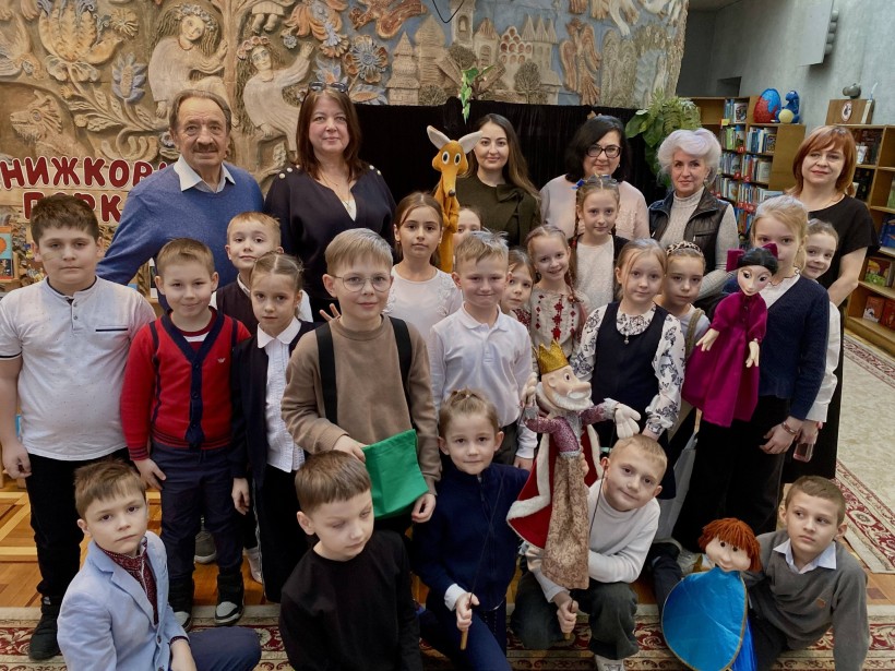 Спільне фото учасників презентації книги «Казки греків Надазов’я»