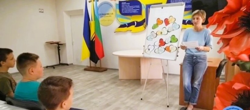 На базі Центру підтримки «СЕЛИДОВЕ.UA» (м. Кам’янське) відбувся правопросвітницький захід «Права та обов’язки», де діти поглибили знання про основні права та обов’язки дитини, активно відповідали на запитання, проявляли ерудицію, кмітливість і вміння працювати командою.