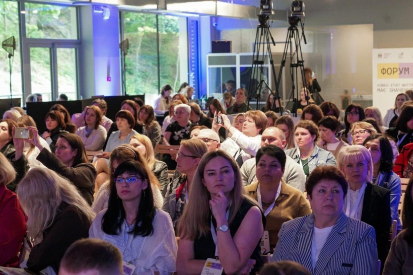Учасники Форуму «Гідне довголіття створення простору турботи»