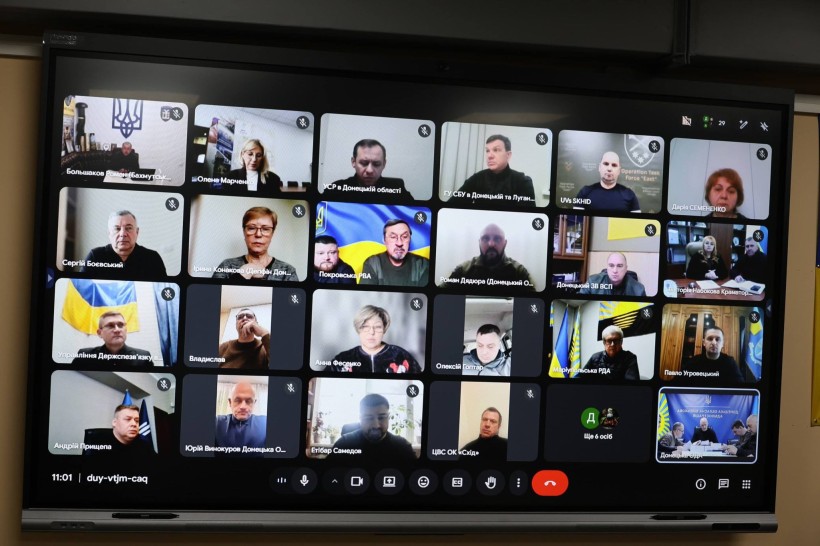 Учасники засідання Ради оборони Донецької області, які приєднались онлайн