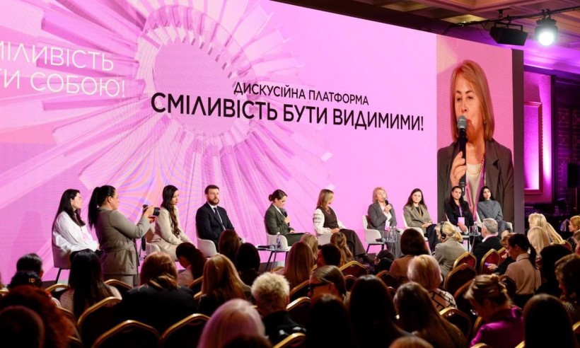 Виступ учасників під час дискусійної платформи