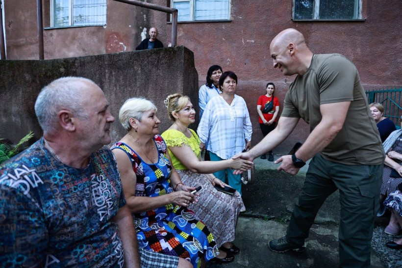 Вадим Філашкін зустрічається з переміщеними особами в Хустській громаді