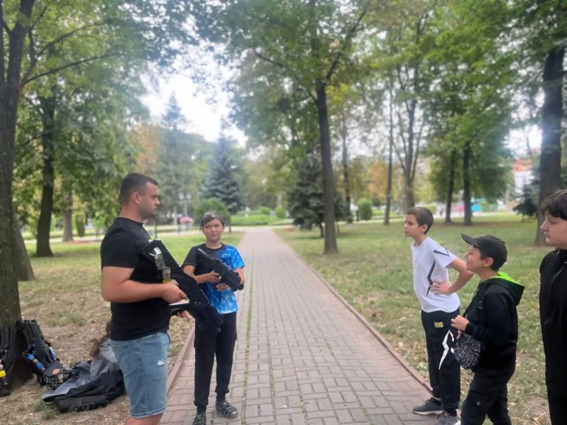 Тренер пояснює правила гри