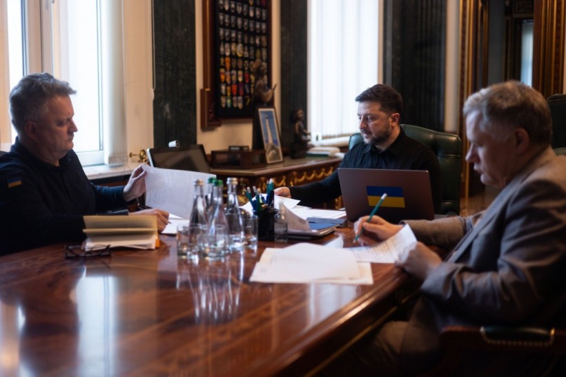 Президент України Володимир Зеленський провів телефонну розмову з Президентом Румунії Нікушором Даном