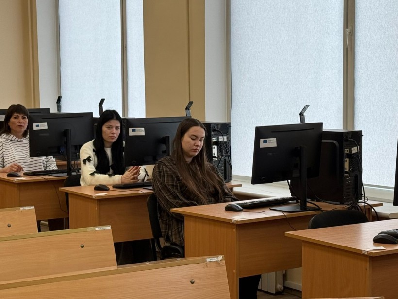 Студенти Слов’янського фахового коледжу транспортної інфраструктури збираються на освітніх локаціях, аби скласти Єдиний державний кваліфікаційний  іспит.