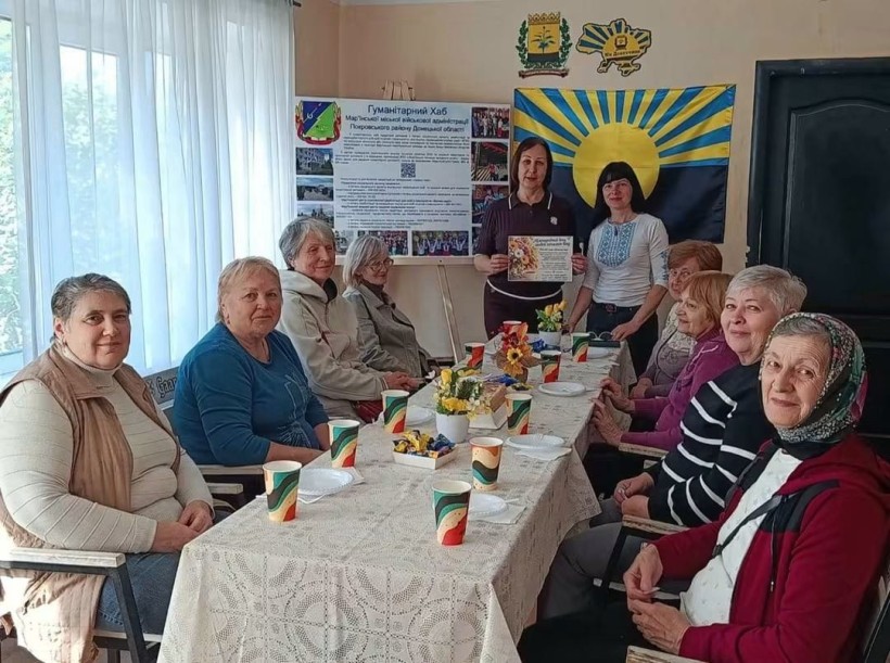 Цікаві розмови під час тематичного заходу «Зігріємо серце любов’ю» створили для жінок з Донеччини атмосферу радості та гарного настрою.