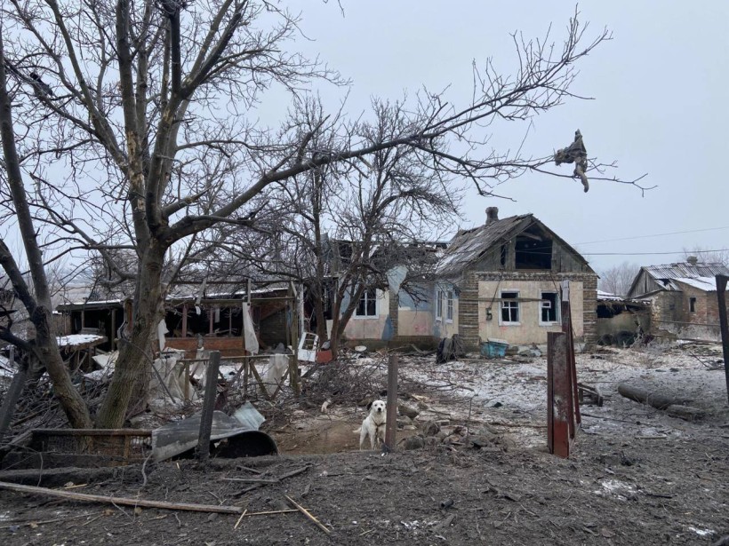 Зруйнований будинок після ворожого обстрілу