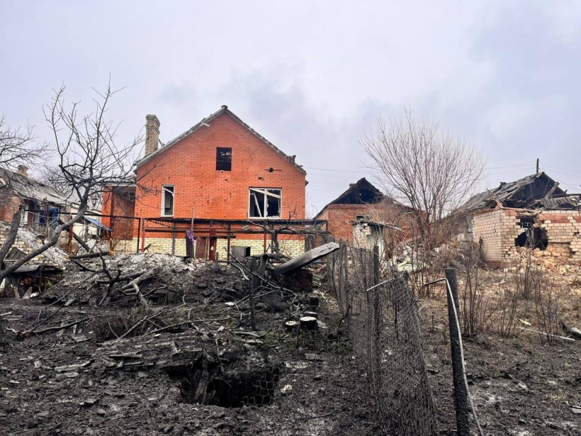 Зруйновані будинки після ворожих обстрілів