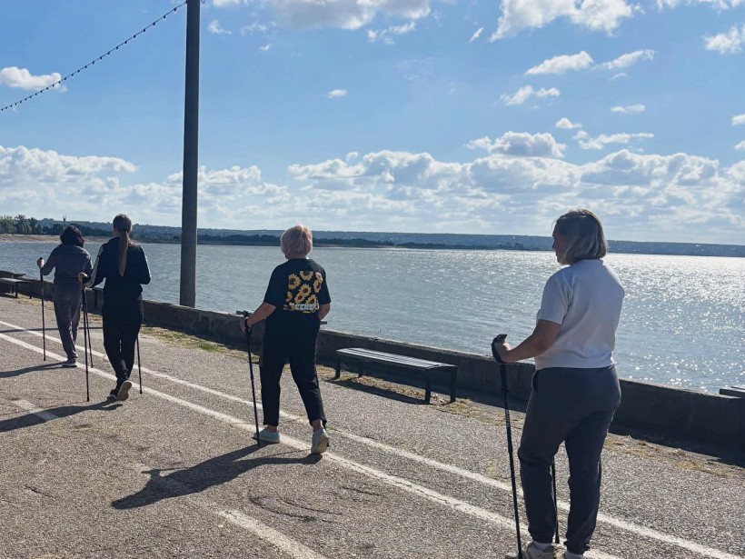 Тренування зі скандинавської ходьби в межах комплексу загальної фізичної підготовки для дорослих