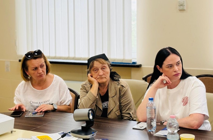 У межах зустрічі відбулося конструктивне спілкування з членами сімей загиблих Захисників щодо їхніх потреб та очікувань.