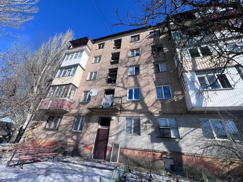 Пошкоджені будинки після ворожого обстрілу у Слов'янську