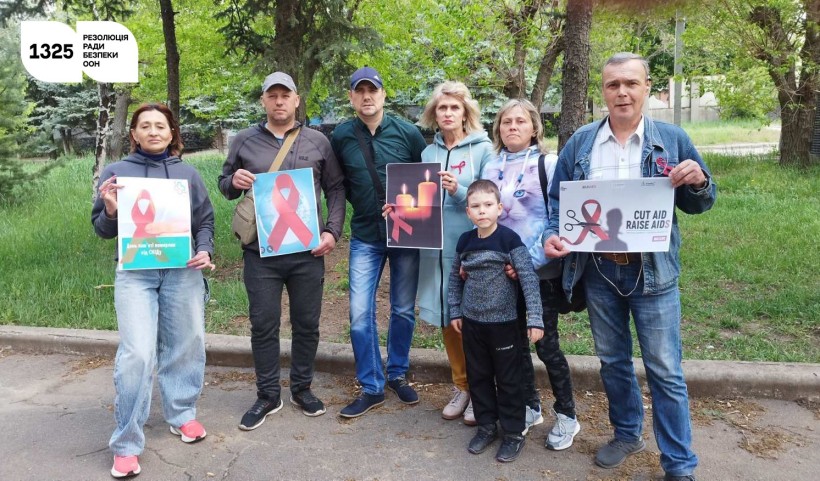 Флешмоб до Дня пам'яти померлих від СНІДу