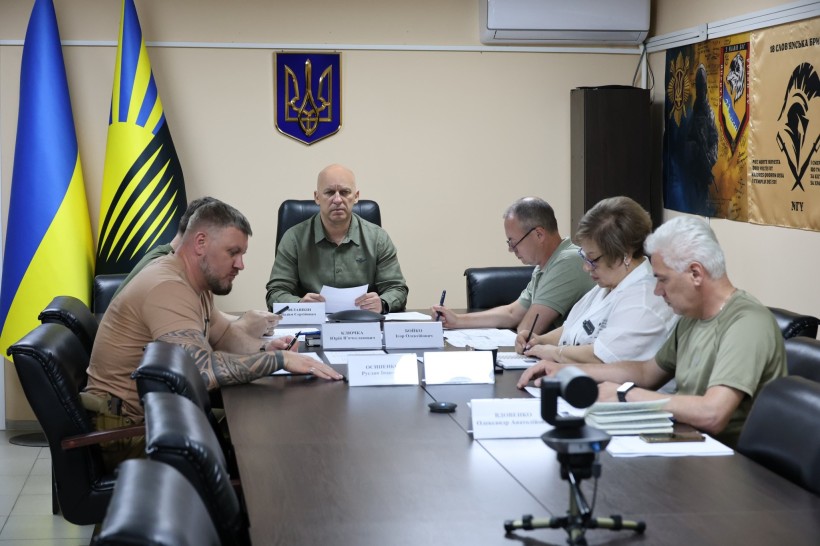 Засідання Ради оборони Донецької області за участі військових та представників Донецької обласної військової адміністрації.