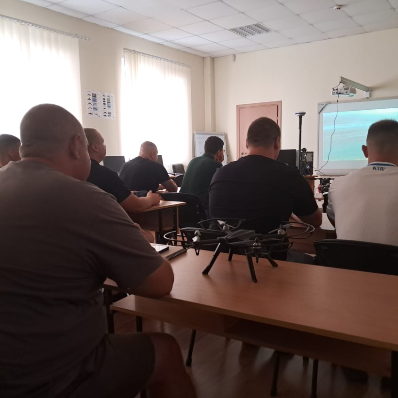 Ветерани навчаються в аудиторії