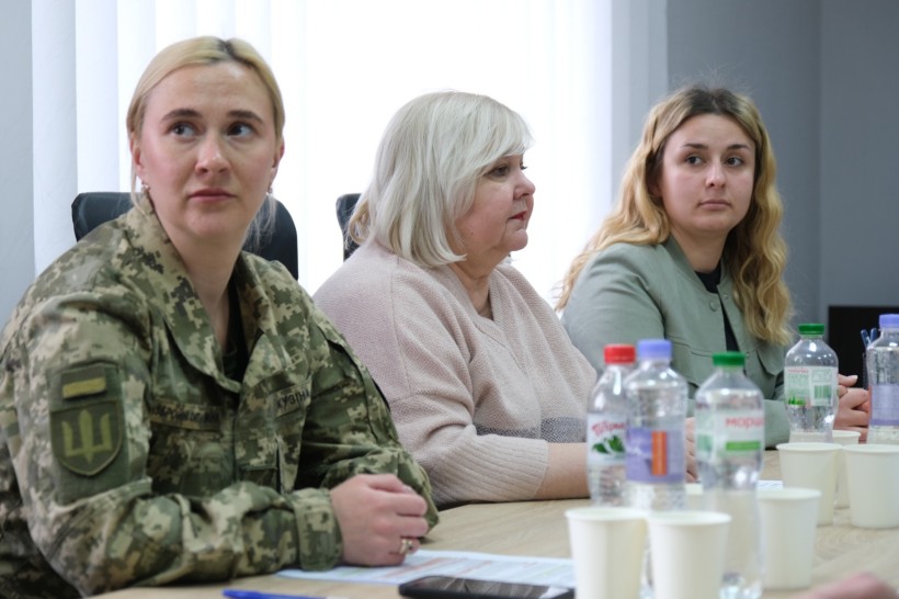 Члени координаційної ради з питань утвердження української національної та громадянської ідентичності при Донецькій ОДА.