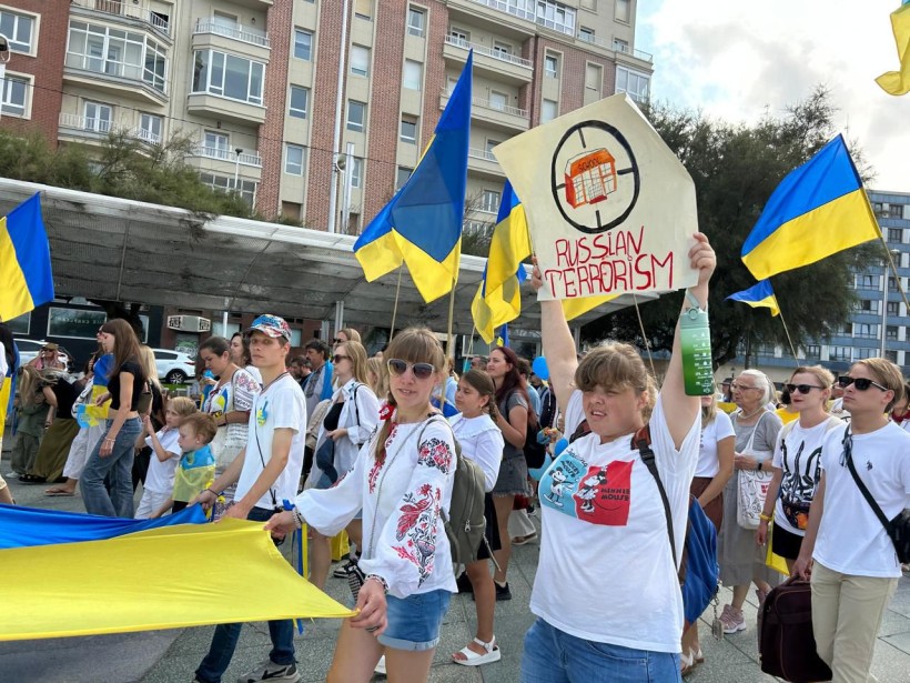 Вихованці Дружківського дитячого будинку-інтернату беруть участь у ході на підтримку України