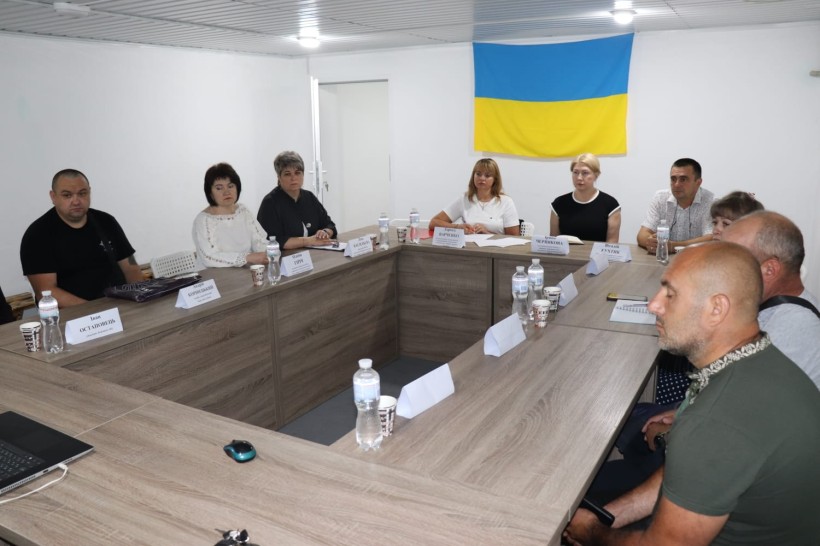 Представники військової адміністрації, структурних підрозділів зібралися разом, щоб взяти участь в зустрічі з ветеранами та членами родин загиблих (померлих) Захисників і Захисниць України.
