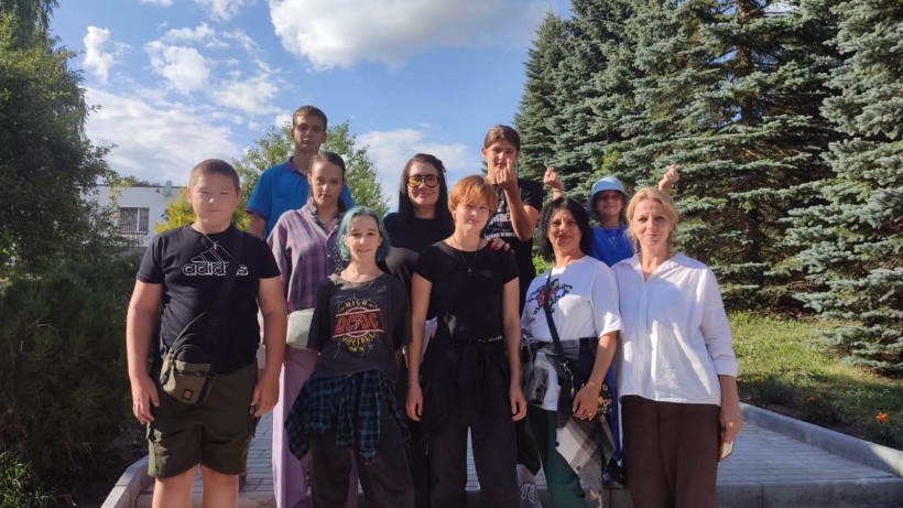 Спільне фото дітей на відпочинку в Хмельницькій області