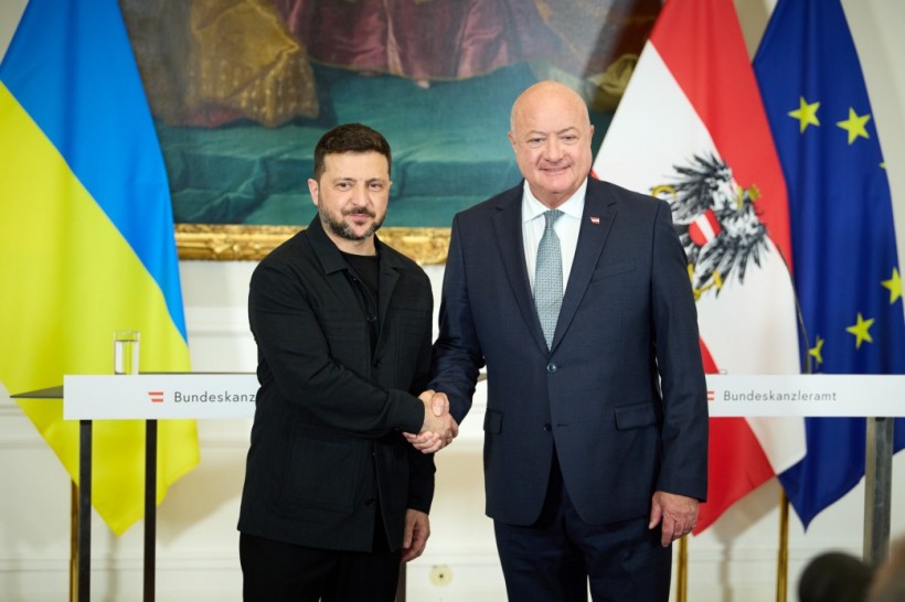 Президент України Володимир Зеленський на зустрічі з Федеральним канцлером Австрії Крістіаном Штокером.