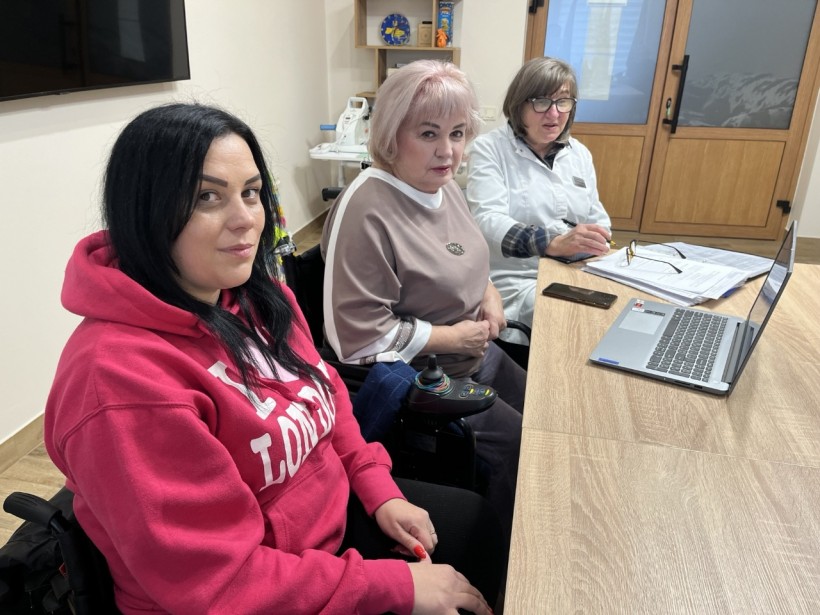 Учасниці круглого столу «Безбар’єрна Донеччина: реальні кроки та виклики сьогодення»