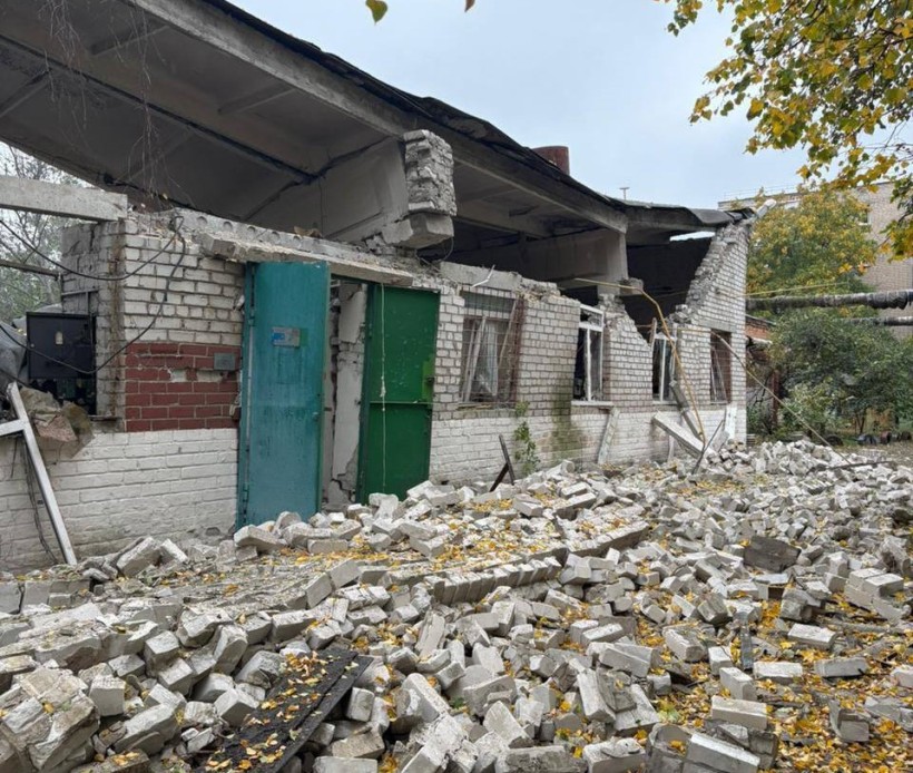 Зруйнований будинок після ворожого удару