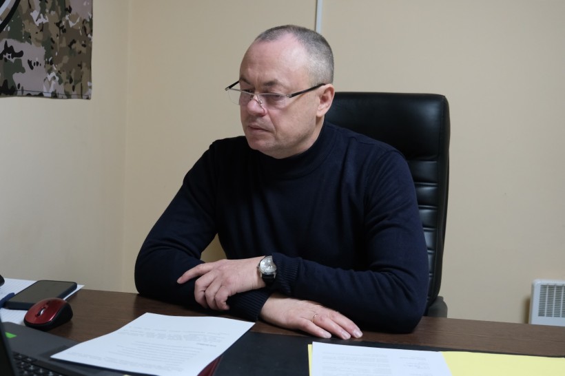 Заступник голови Донеччини Ігор Бойко на нараді. Сидить біля монітора.