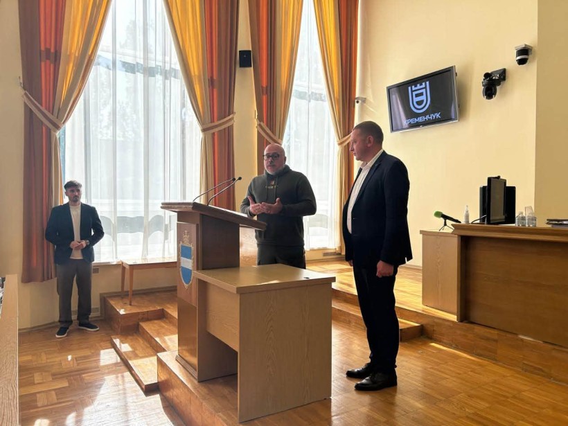 Начальник Часовоярської МВА Сергій Чаус виступає на сесії Кременчуцької міської ради