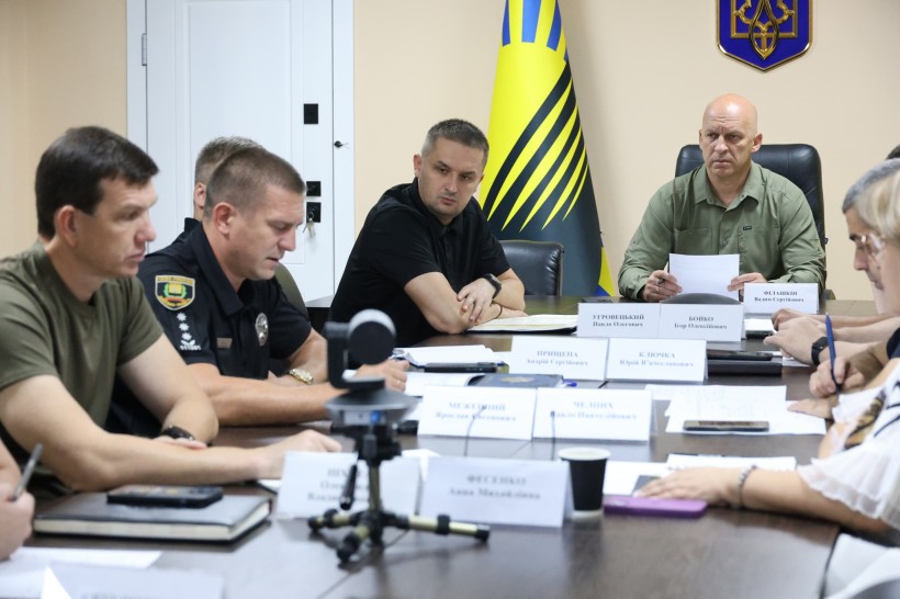 Учасники засідання Ради оборони Донецької області
