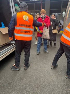 Неурядова некомерційна організація World Central Kitchin забезпечує мешканців Донеччини продуктовими наборами