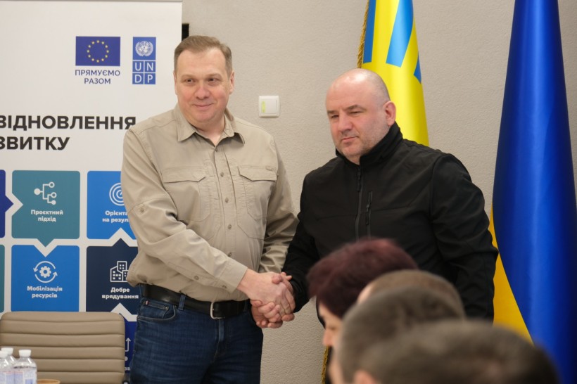 Олександр Шевченко представляє начальника Волноваської міської військової адміністрації.