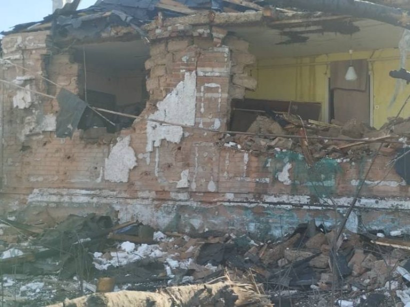 Руїни житлового будинку після ворожого обстрілу
