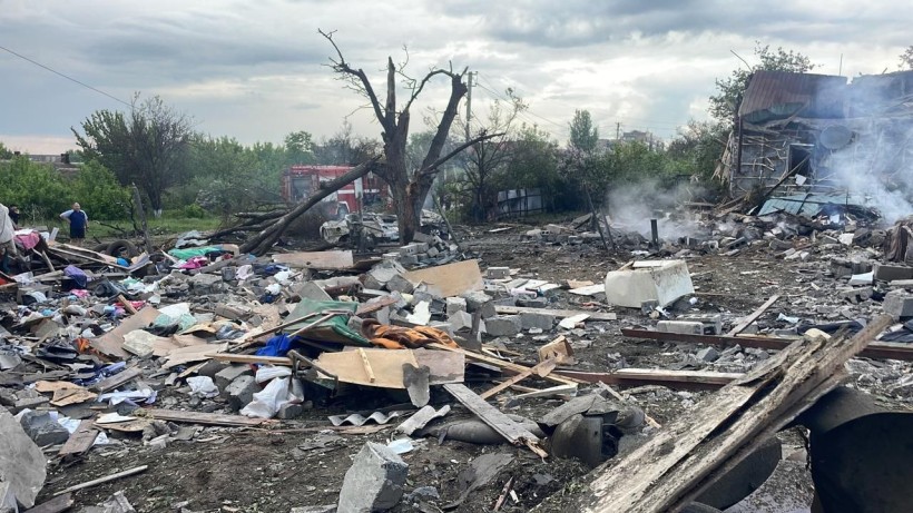 Зруйновані будинки після ворожого обстрілу