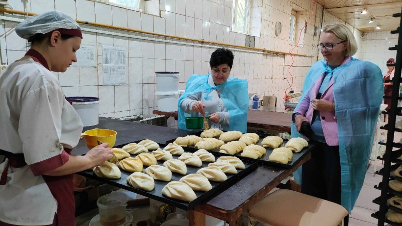 Наталія Адамова на фабриці "Валенсія" у Слов'янську