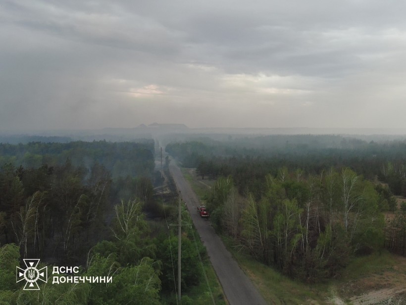 Горіння лісів на Донеччині з висоти пташиного польоту, все охоплено димом