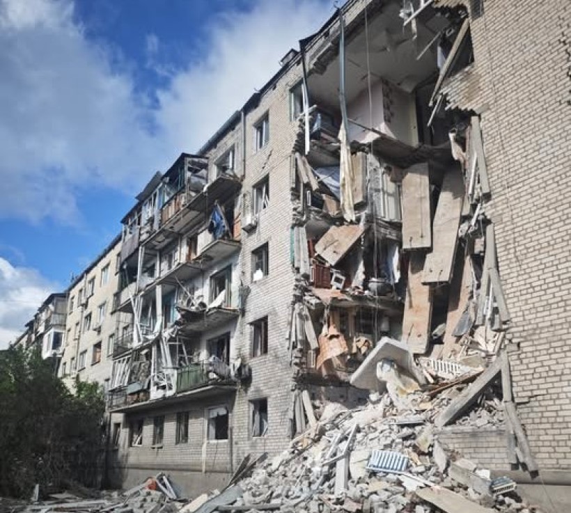 Багатоповерховий будинок в Лимані, зруйнований окупантами.