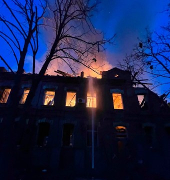 Зруйноваеий ворожим обстрілом будинок