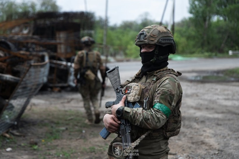 Українські військові