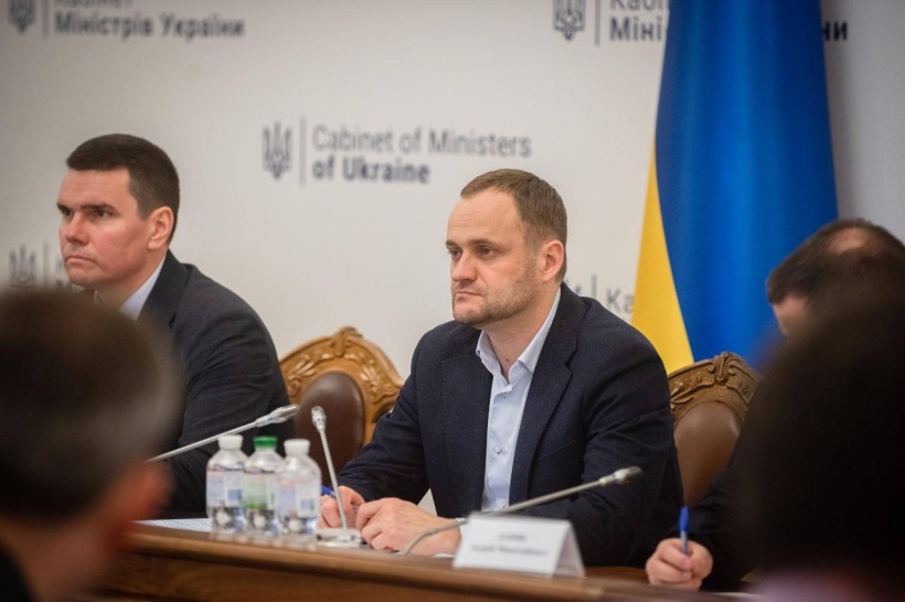 Олексій Кулеба голову під час проведення комісії