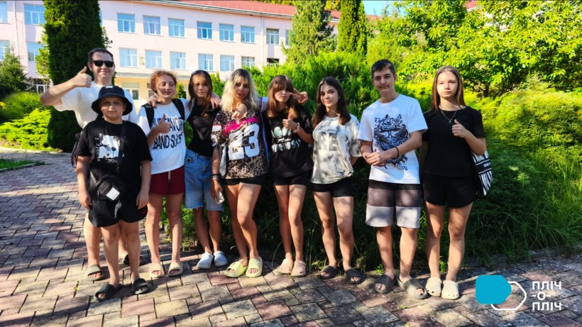 Група дітей з Білозерської громади у Перечині