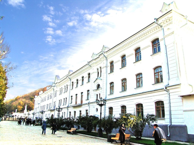 Готель (корпус №9) Святогірського Успенського монастиря