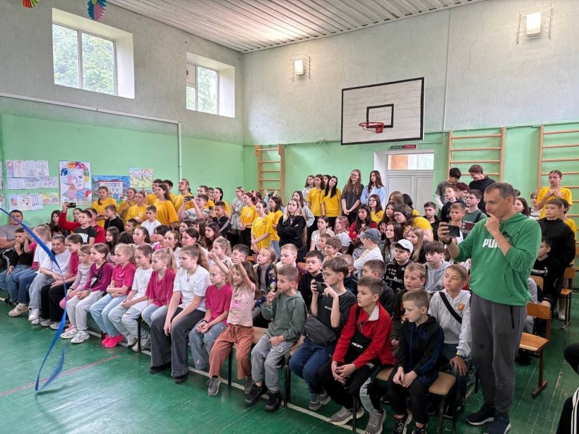 Групове фото учасників пізнавально-розважального заходу у "Смарагдовому місті".