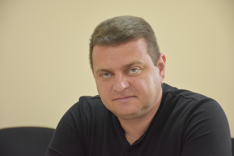 Артем Чаган - директор департаменту агропромислового розвитку та земельних відносин. Учасник комісії про визнання об'єктів критично важливими.