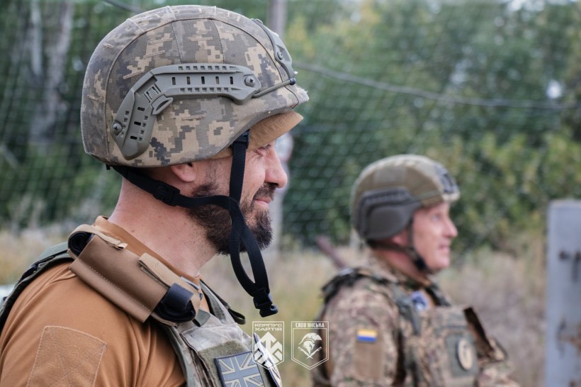 Двоє військовослужбовців 18 Слов'янської бригади