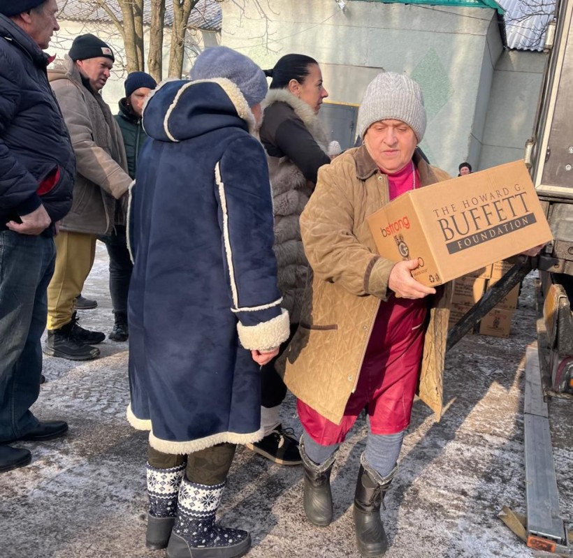 EMPOWERMENT MISSION» GEM на постійній основі забезпечують мешканців Донеччини продуктовими наборами та питною водою, самостійно доставляючи допомогу у найвіддаленіші куточки області