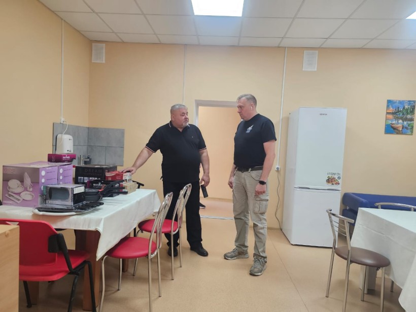 Огляд їдальні відділення підтриманого проживання