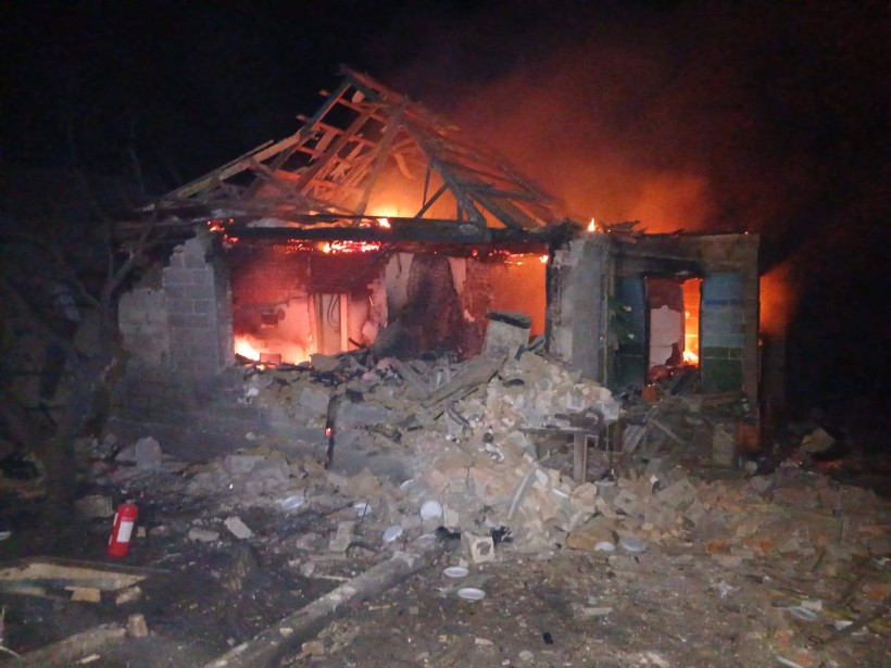 Зруйновані ворогом житлові будинки