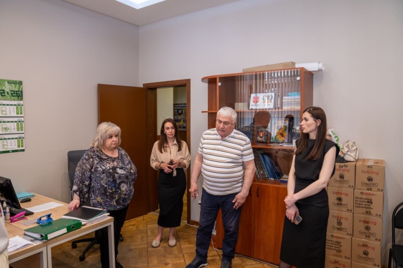Спілкування представників адміністрації та працівників хабу