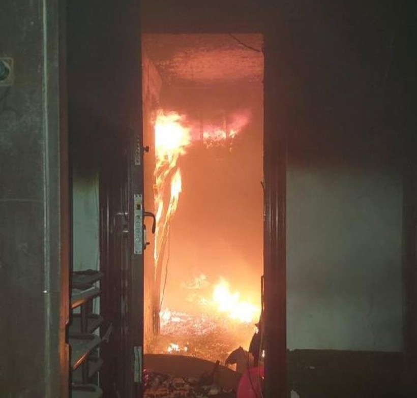 Пожежа в будинку після ворожого обстрілу